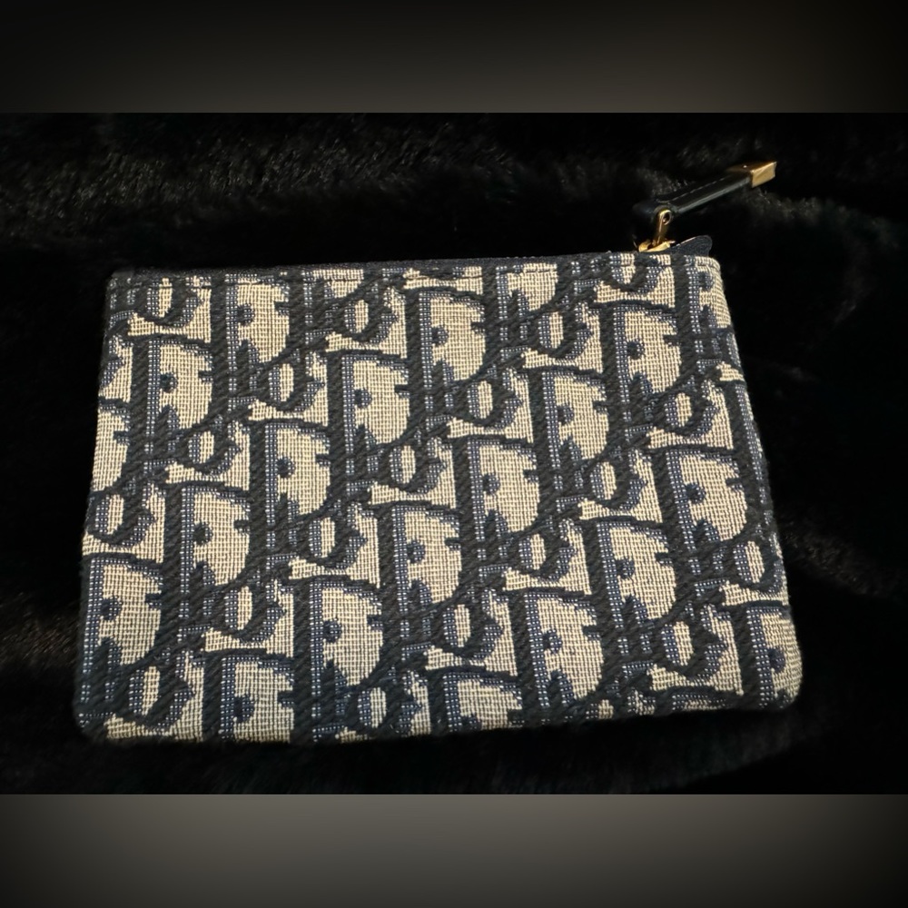 Authentic Dior Travel Kit - Picture 7 of 9